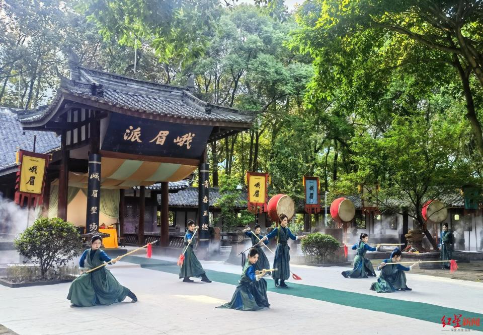 阵喝彩