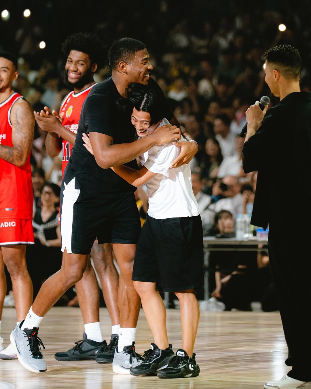 AA, 八村垒在名, https