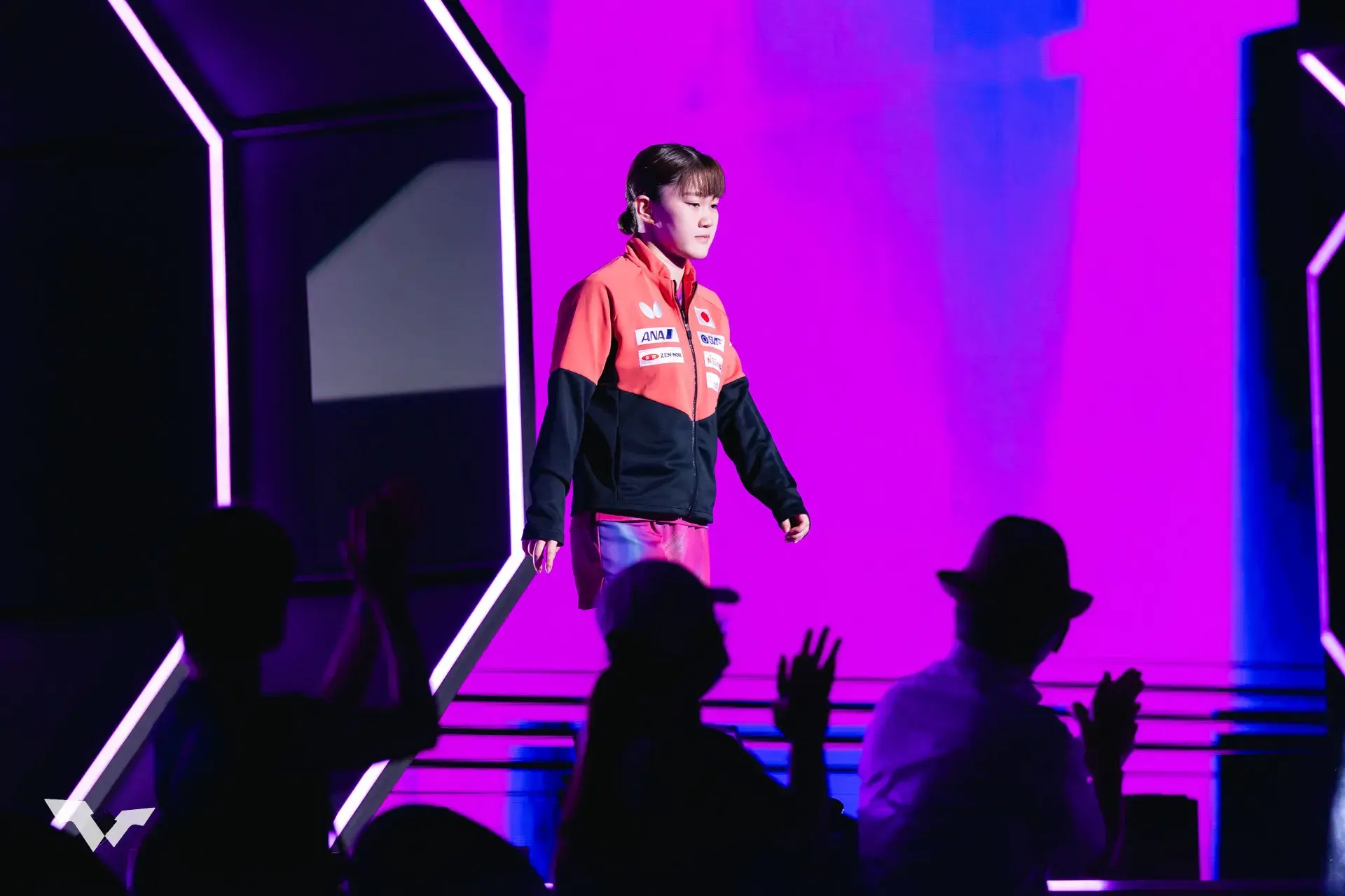 反手变线下, 尤其是决胜, 但是他连续